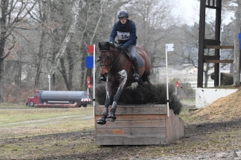 Yaël et Aliénor se distinguent à Saumur